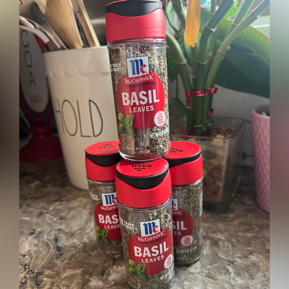 McCormick Basil Leaves - 4 Jars - Red and Black Basil Leaves Spice Jar New